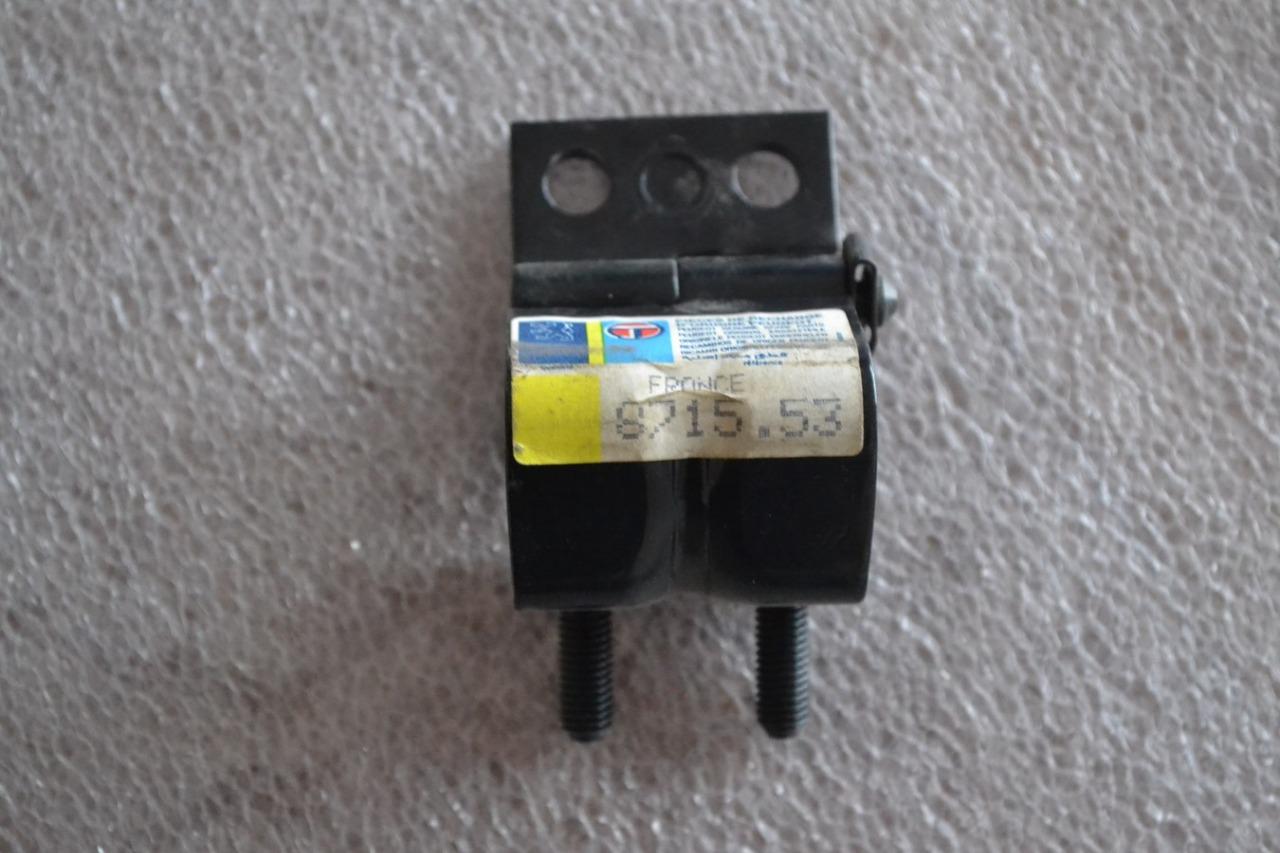 Charnière coffre PEUGEOT 405 BREAK, neuve LesAnciennes.com