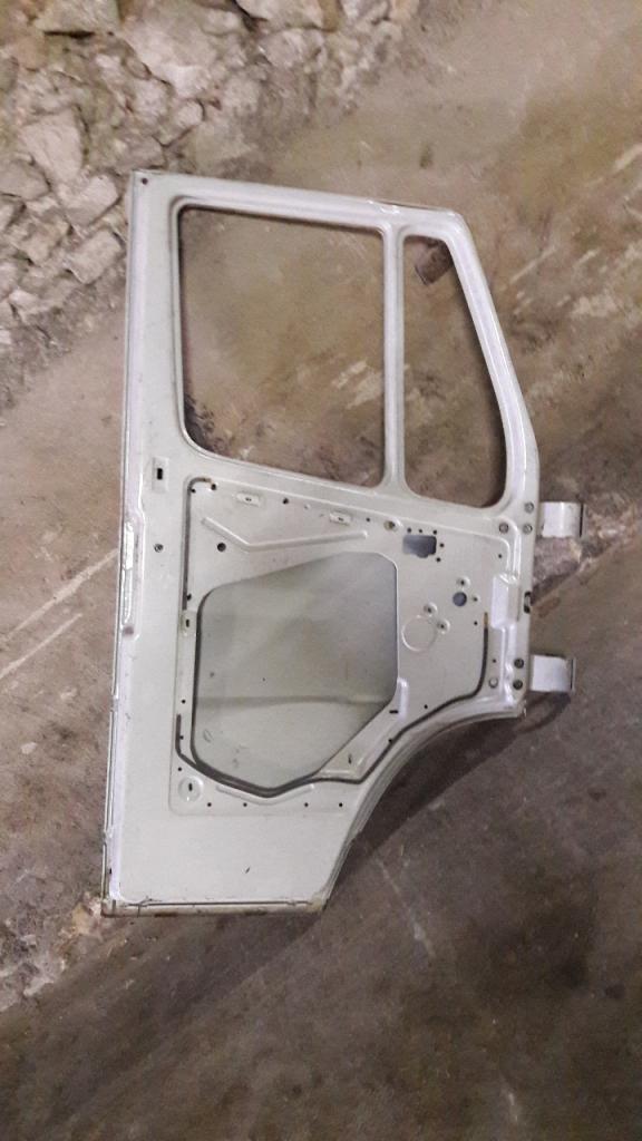 Porte MERCEDES 307 D LesAnciennes.com