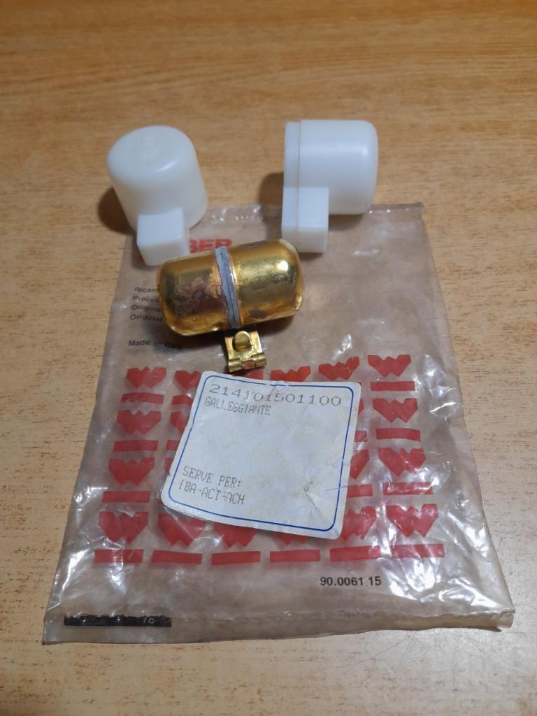 Flotteur carburateur golf weber 34 ICH LesAnciennes.com