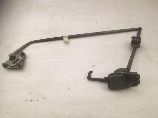 Mecanisme ouverture de porte G VOLVO P1800 LesAnciennes.com