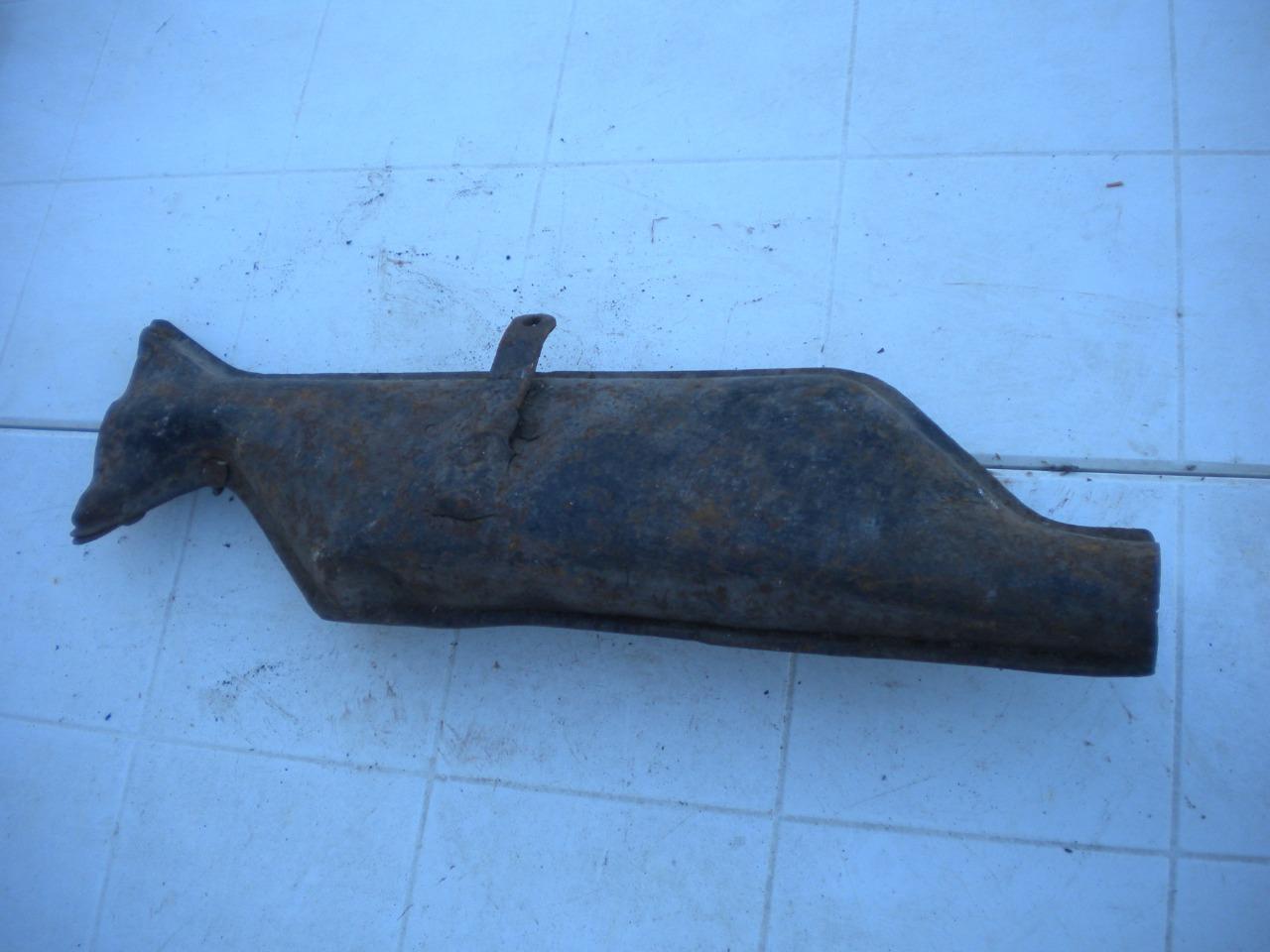 Pièces UN SILENCIEUX échappement moto ancienne LesAnciennes.com