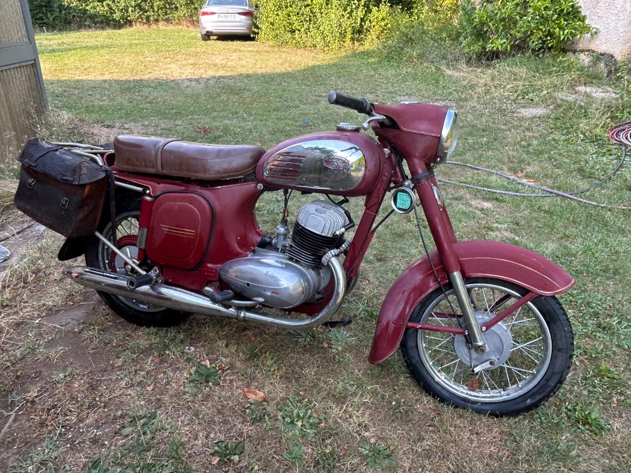JAWA 350 - 1958 LesAnciennes.com