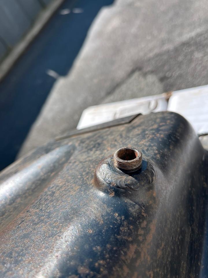 RARE RESERVOIR ESSENCE ZUNDAPP KS750 LesAnciennes.com