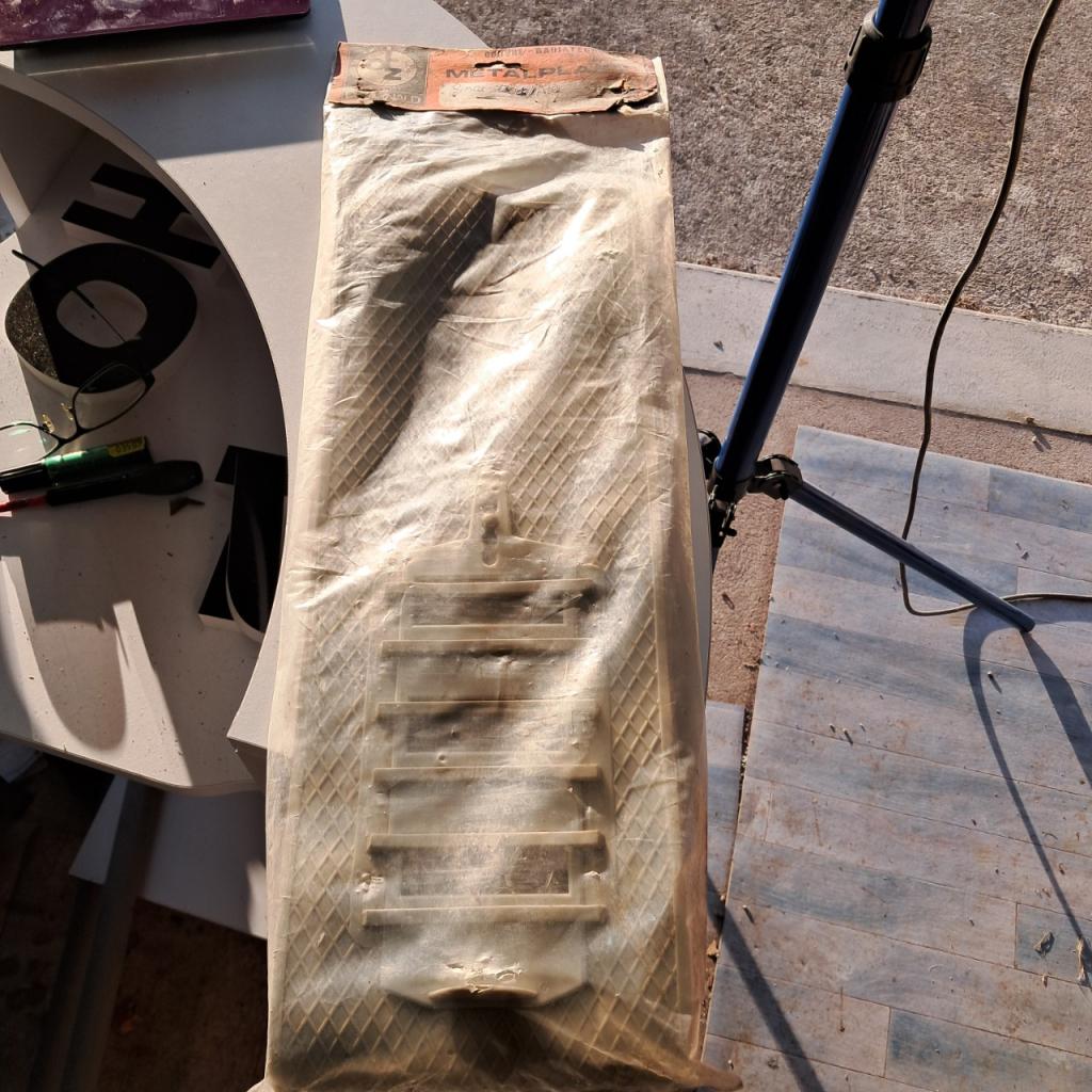 Couvre calandre hiver SIMCA 1301 1501 neuf LesAnciennes.com