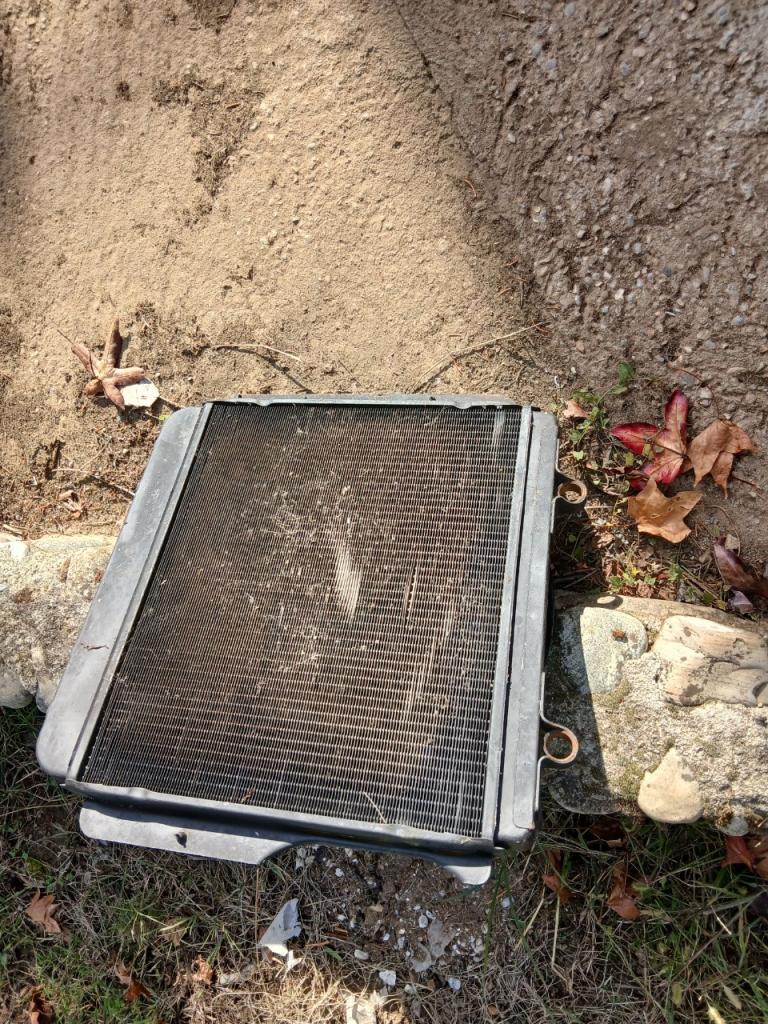 Radiateur Dauphine LesAnciennes.com