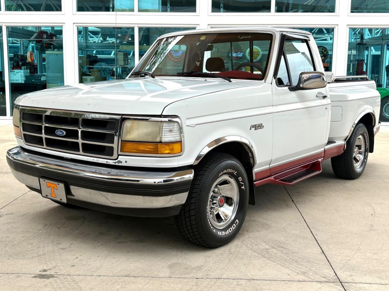 1992 Ford F-150 XLT Lariat LesAnciennes.com