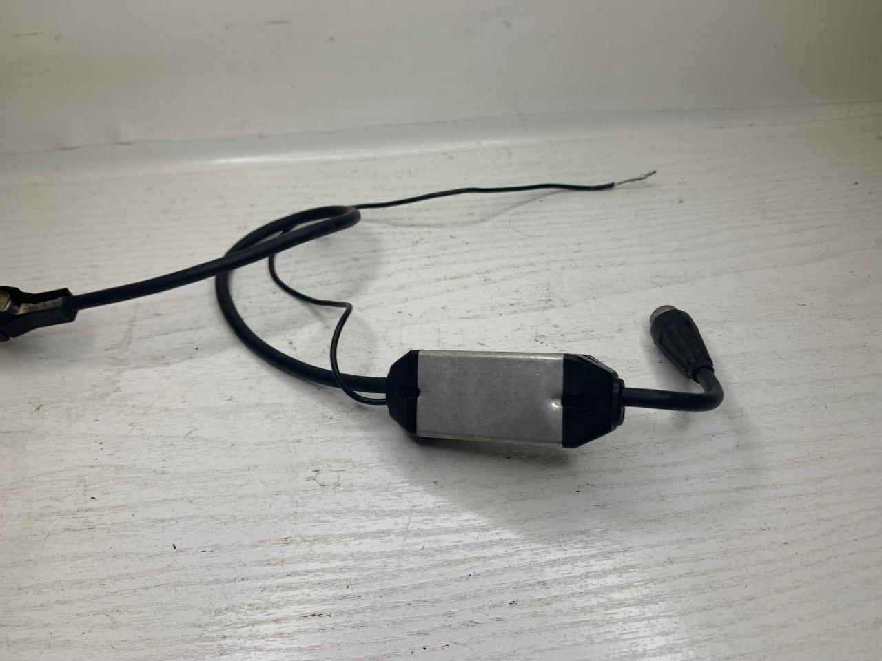 Adaptateur antenne radio VOLKSWAGEN GOLF/SEAT LesAnciennes.com