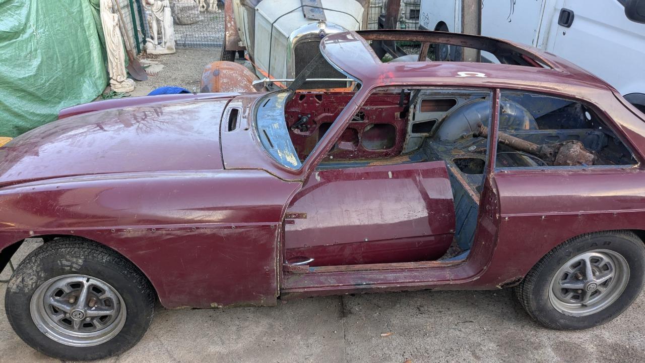 Caisse MG MGB Gt LesAnciennes.com