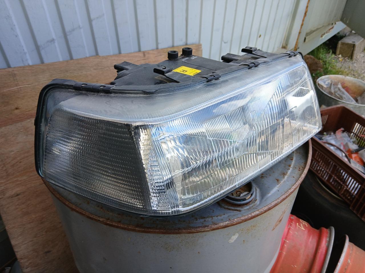 Phare AUDI V8 D11 LesAnciennes.com