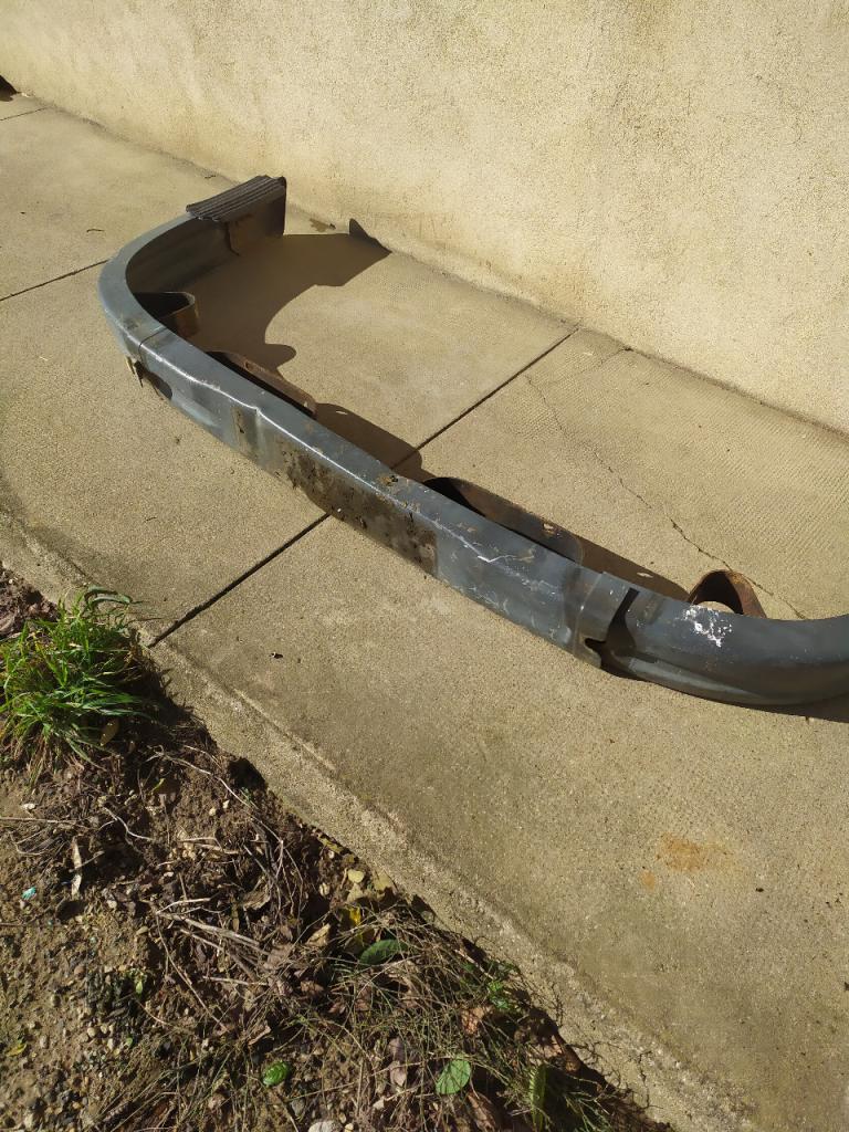 Pare-choc avant RENAULT Estafette LesAnciennes.com