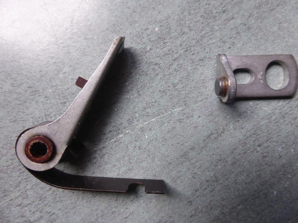 Rupteur Tracteur Pony 812 LesAnciennes.com