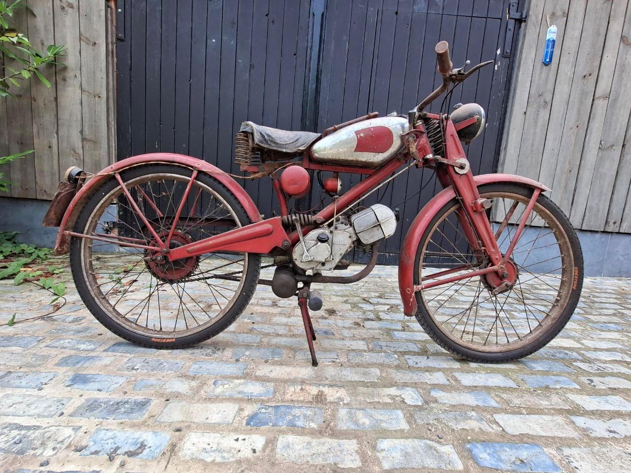 MOTO GUZZI Cardellino Motoleggera 65 - 1949 LesAnciennes.com