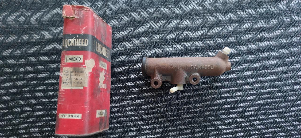 Emetteur d'embrayage SIMCA 1000 LesAnciennes.com