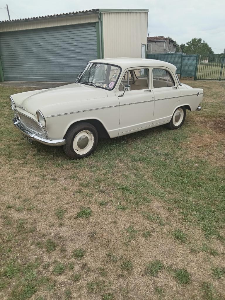 SIMCA Aronde BA - 1961 LesAnciennes.com