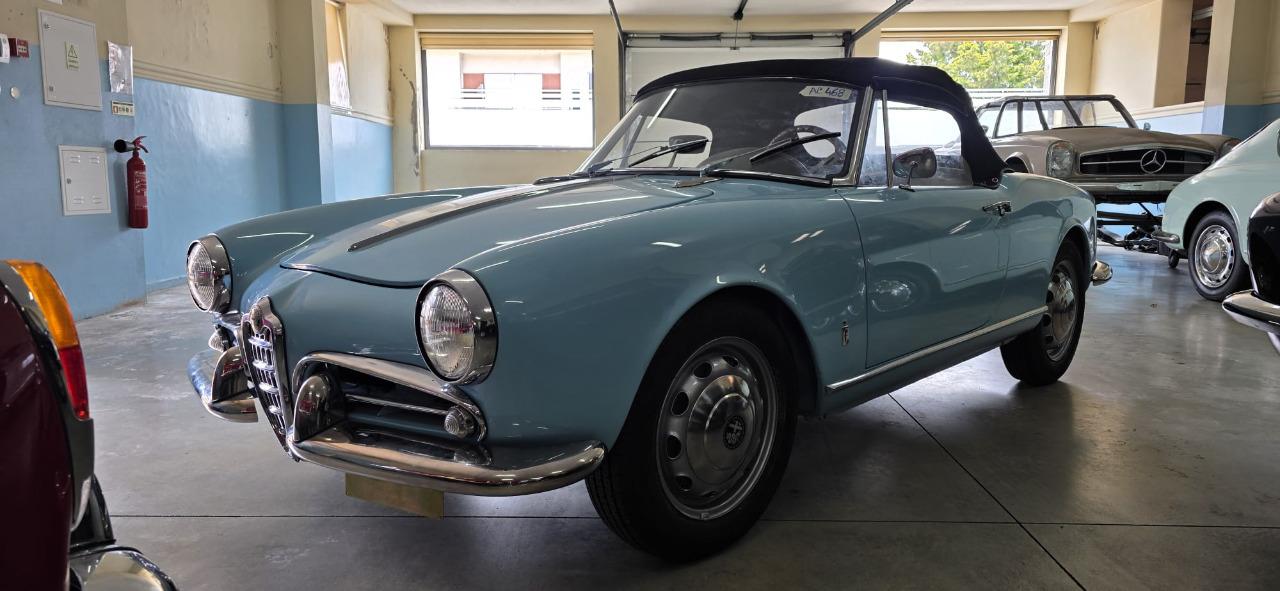 ALFA ROMEO Giulietta 1300 Spider Veloce - 1960 LesAnciennes.com