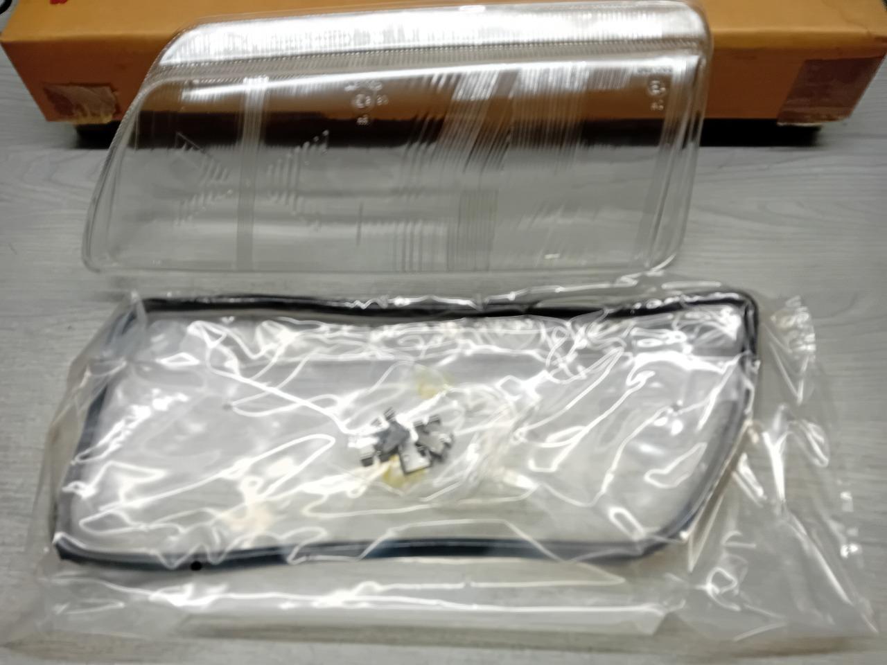 086696 VERRE DE PHARE OPTIQUE GAUCHE PEUGEOT 605 LesAnciennes.com