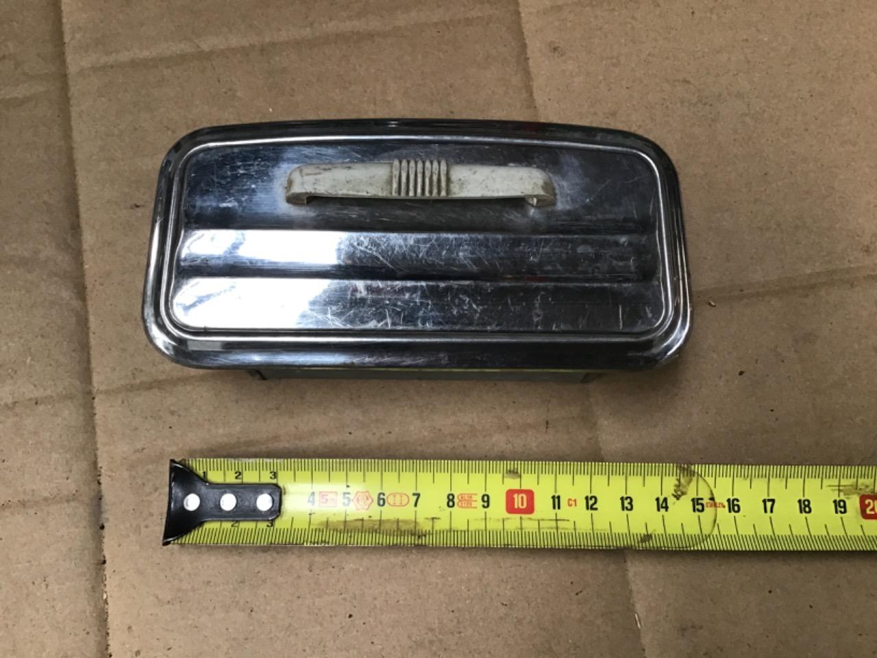 CENDRIER CHROMÉ SIMCA ARONDE OU AUTRES LesAnciennes.com