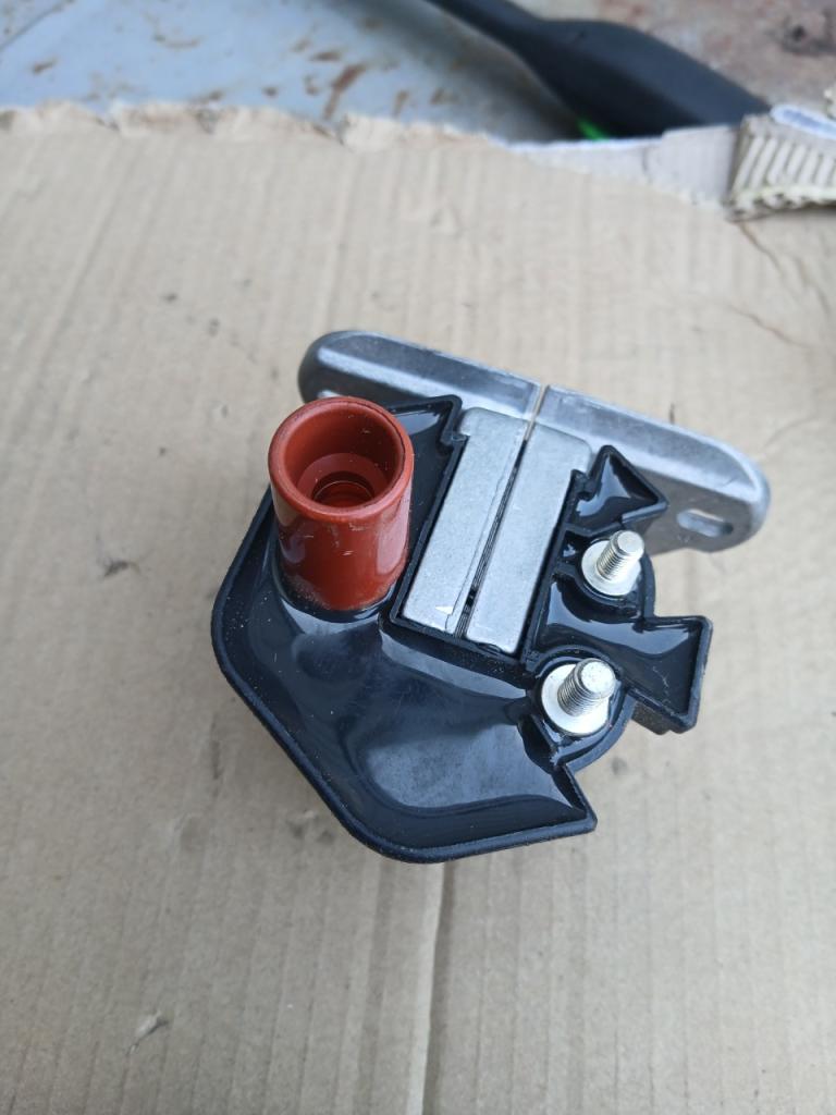 Bobine allumage MERCEDES 190 W124 LesAnciennes.com