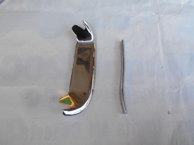 Moulure de volet de carburant Maserati Mistral LesAnciennes.com