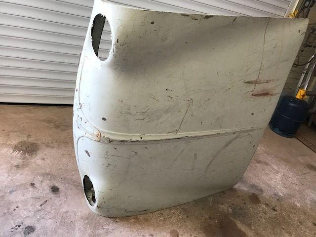 Capot avant RENAULT Dauphine LesAnciennes.com