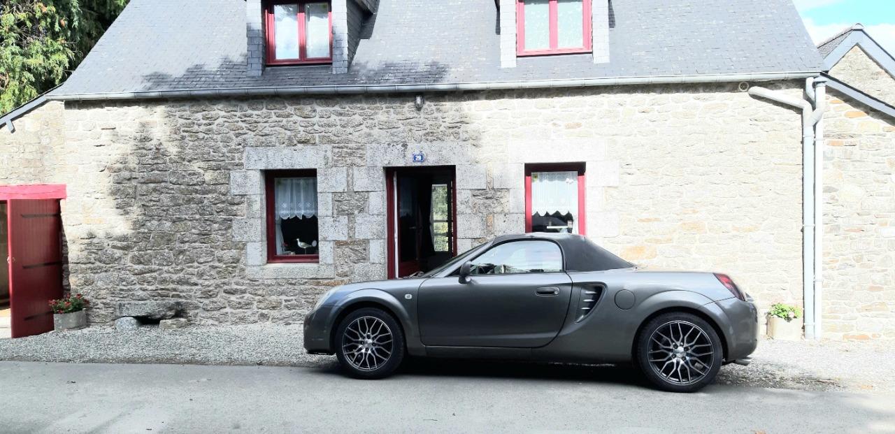 TOYOTA MR2 cabriolet - 2002 LesAnciennes.com