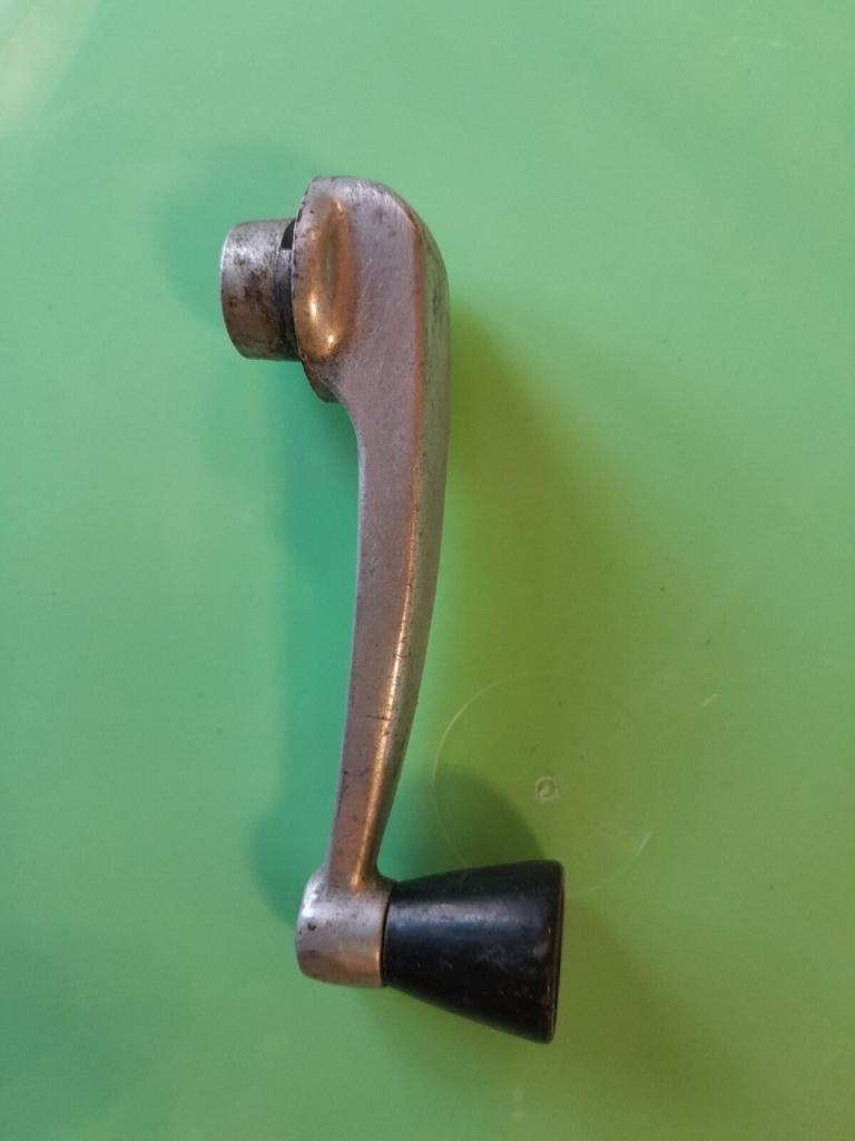 Poignée FIAT 600 1100 LesAnciennes.com