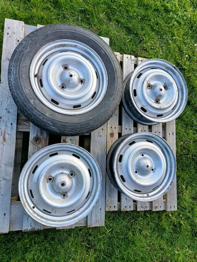 JANTES PEUGEOT 304 LesAnciennes.com