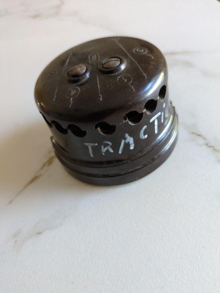 Tête de delco CITROEN Traction 15/6 D Familiale LesAnciennes.com