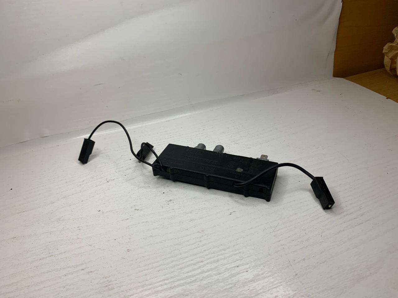 Amplificateur antenne BMW E 36 LesAnciennes.com