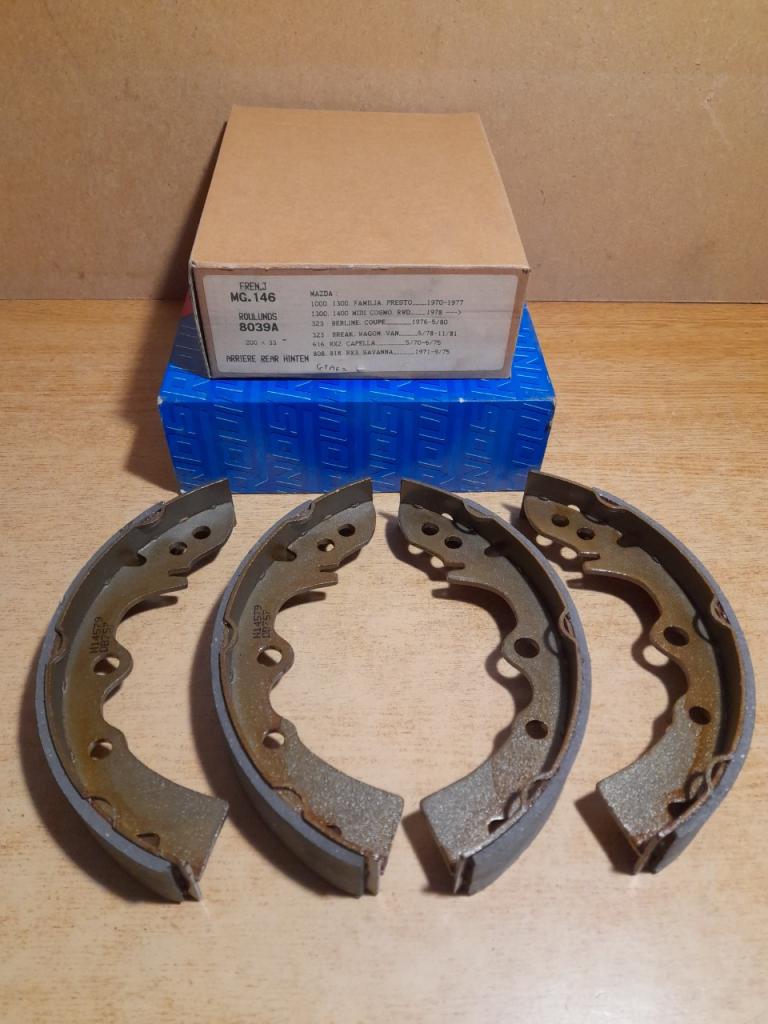 Mâchoires de frein arrière Mazda 1000-1300-323-616 LesAnciennes.com