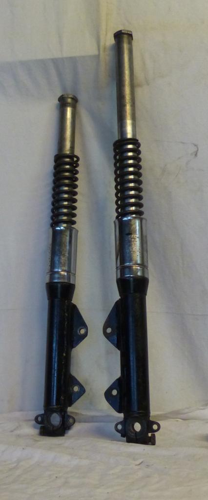 Tubes fourche Guzzi V7/850 GT pour montage disques LesAnciennes.com