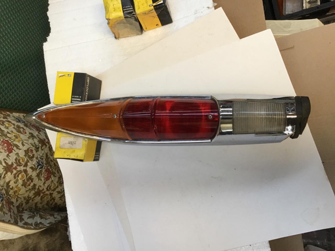 FEU ARRIÈRE FRANKANI 362PR PEUGEOT 404 LesAnciennes.com