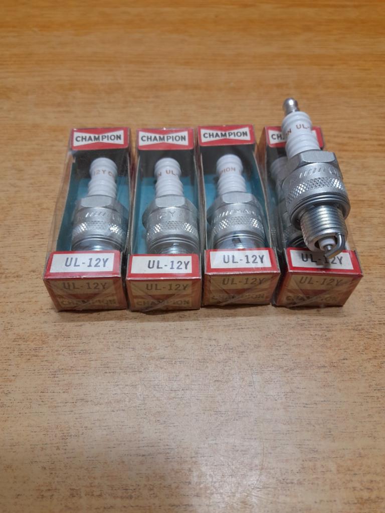 4 bougies JEEP Kaiser-Frazer UL-12Y LesAnciennes.com