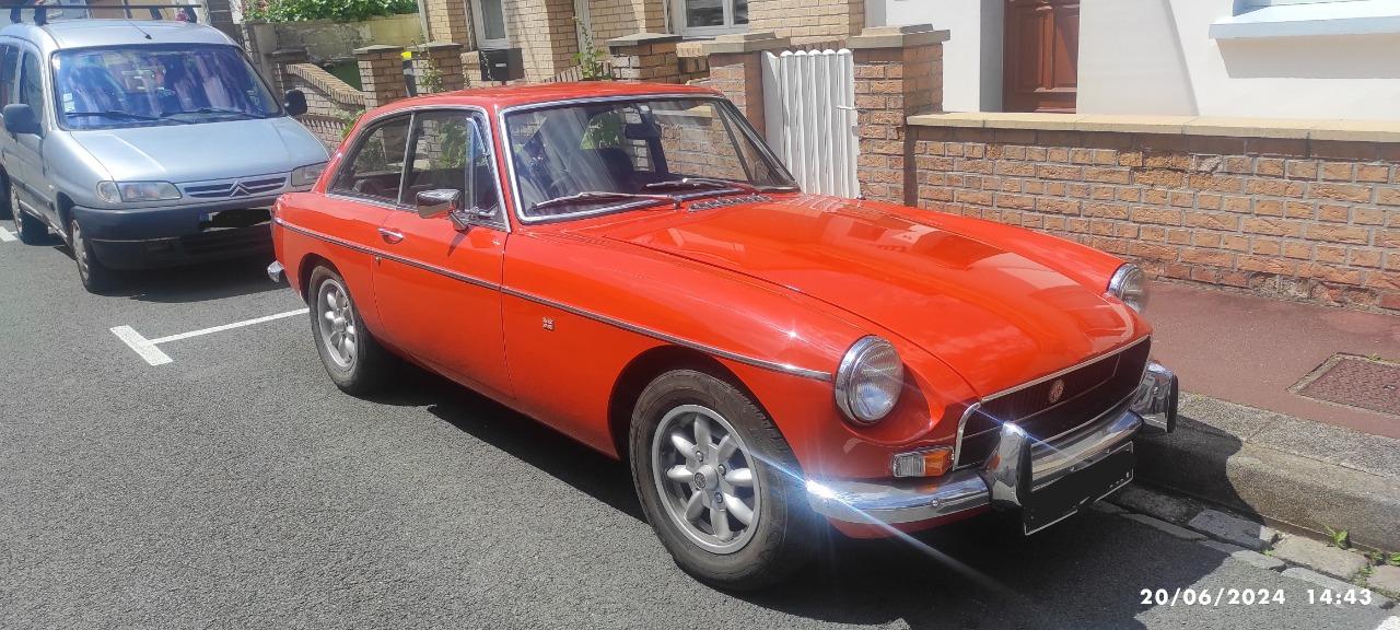 MG MGB GT - 1971 LesAnciennes.com