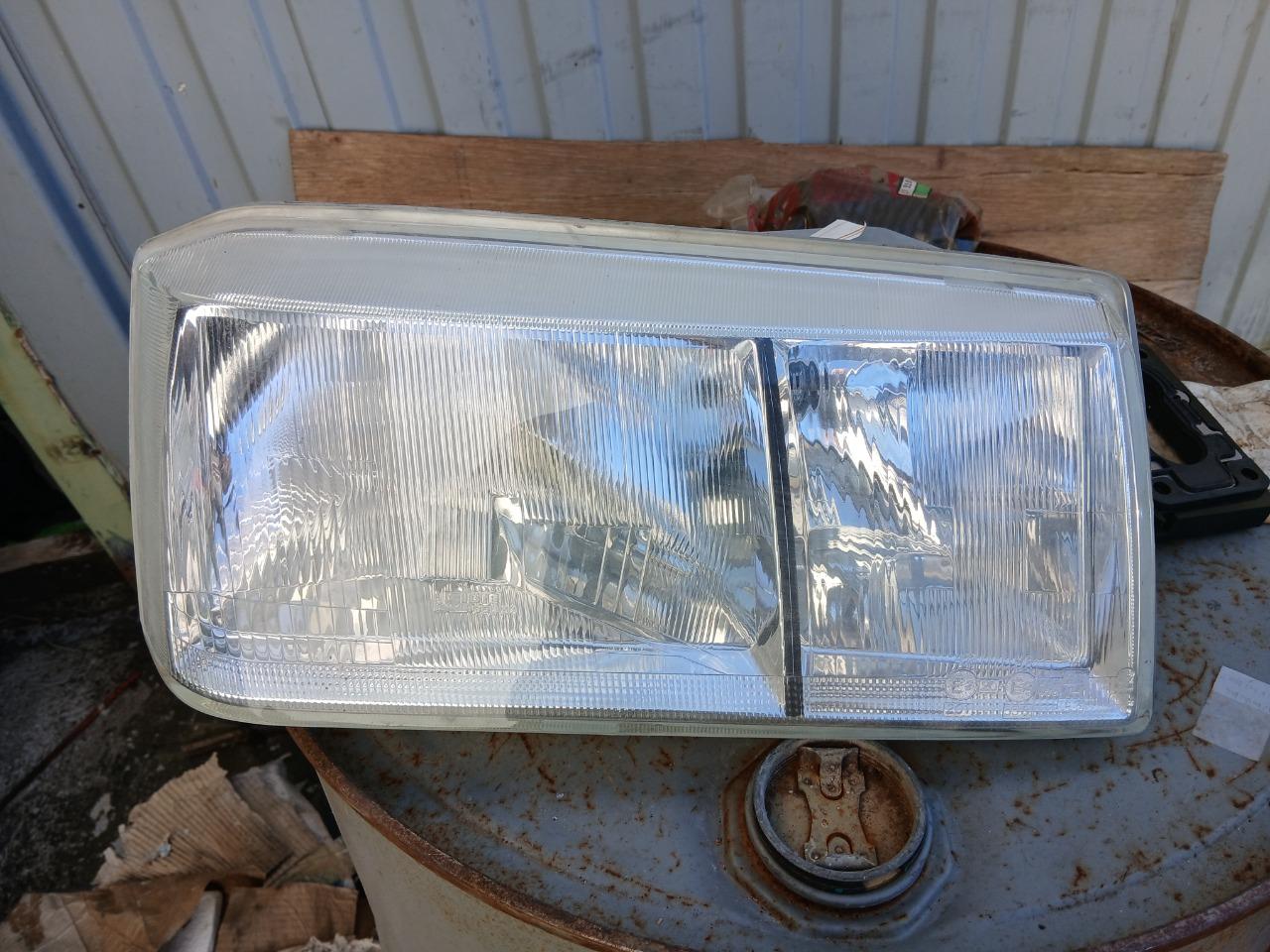 Phare RENAULT 25 (R25) V6 LesAnciennes.com