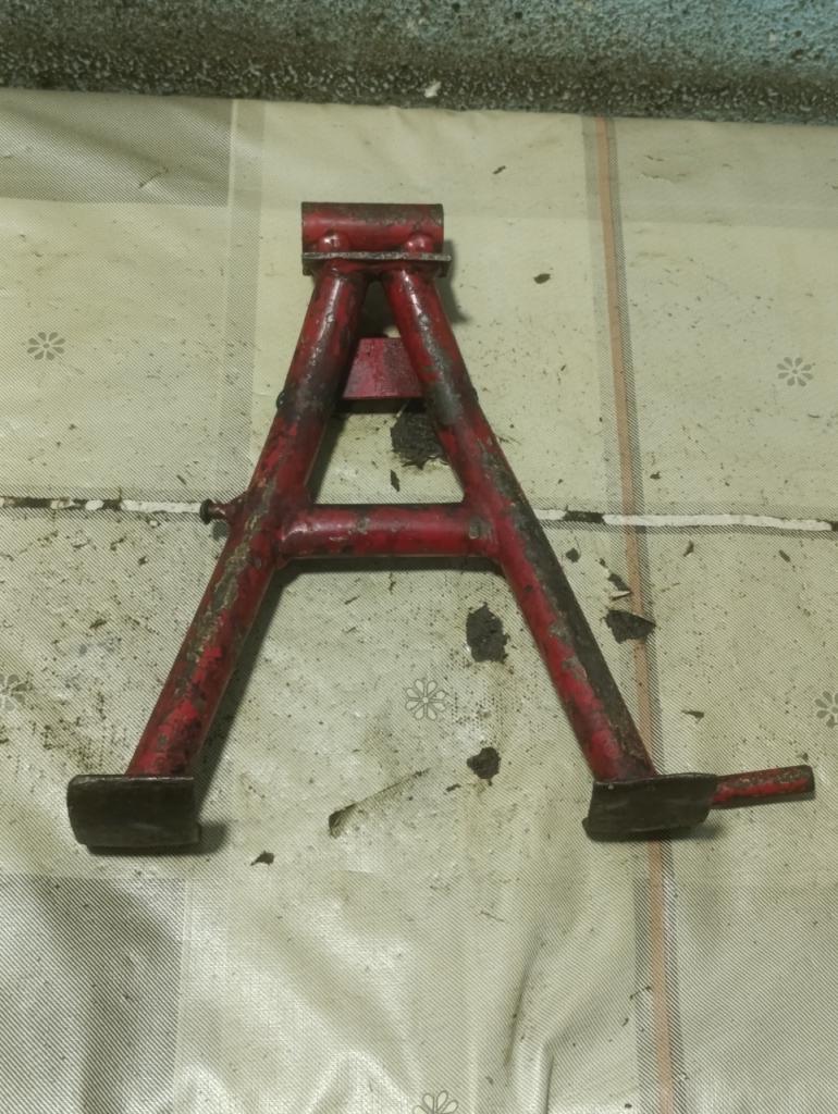 Béquille centrale Ducati 250 24 Horas LesAnciennes.com