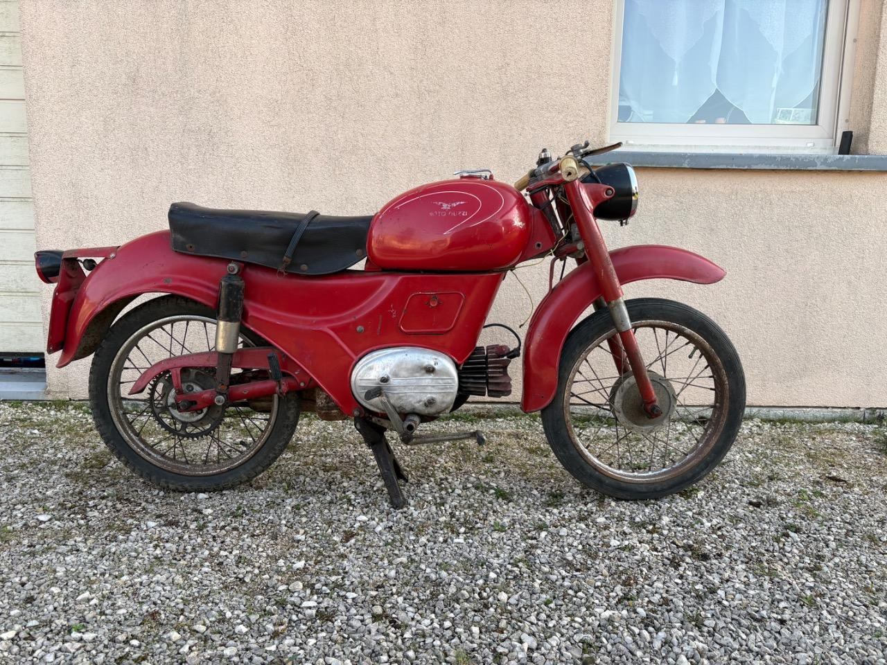 MOTO GUZZI Zigolo - 1964 LesAnciennes.com