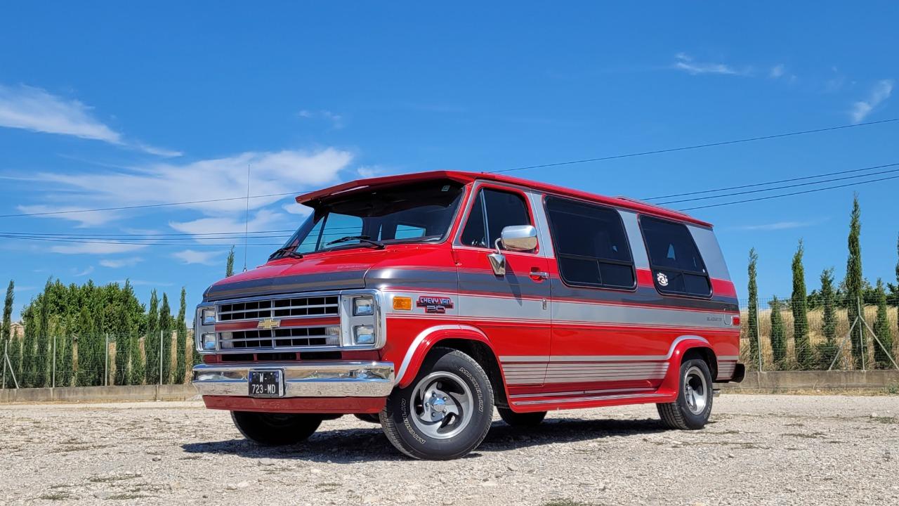CHEVROLET Chevy G20 - 1991 LesAnciennes.com
