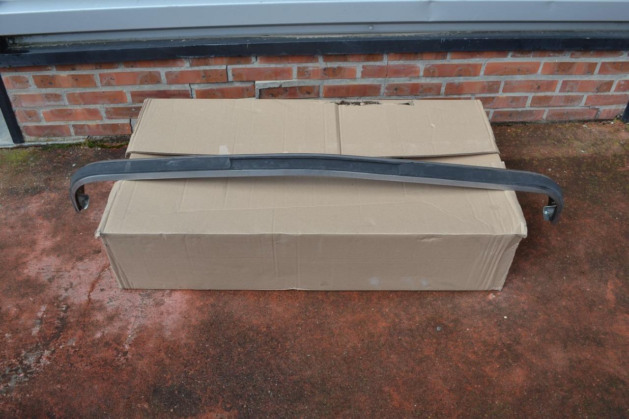 Pare-chocs AV PEUGEOT 204 1968/74, neuf LesAnciennes.com