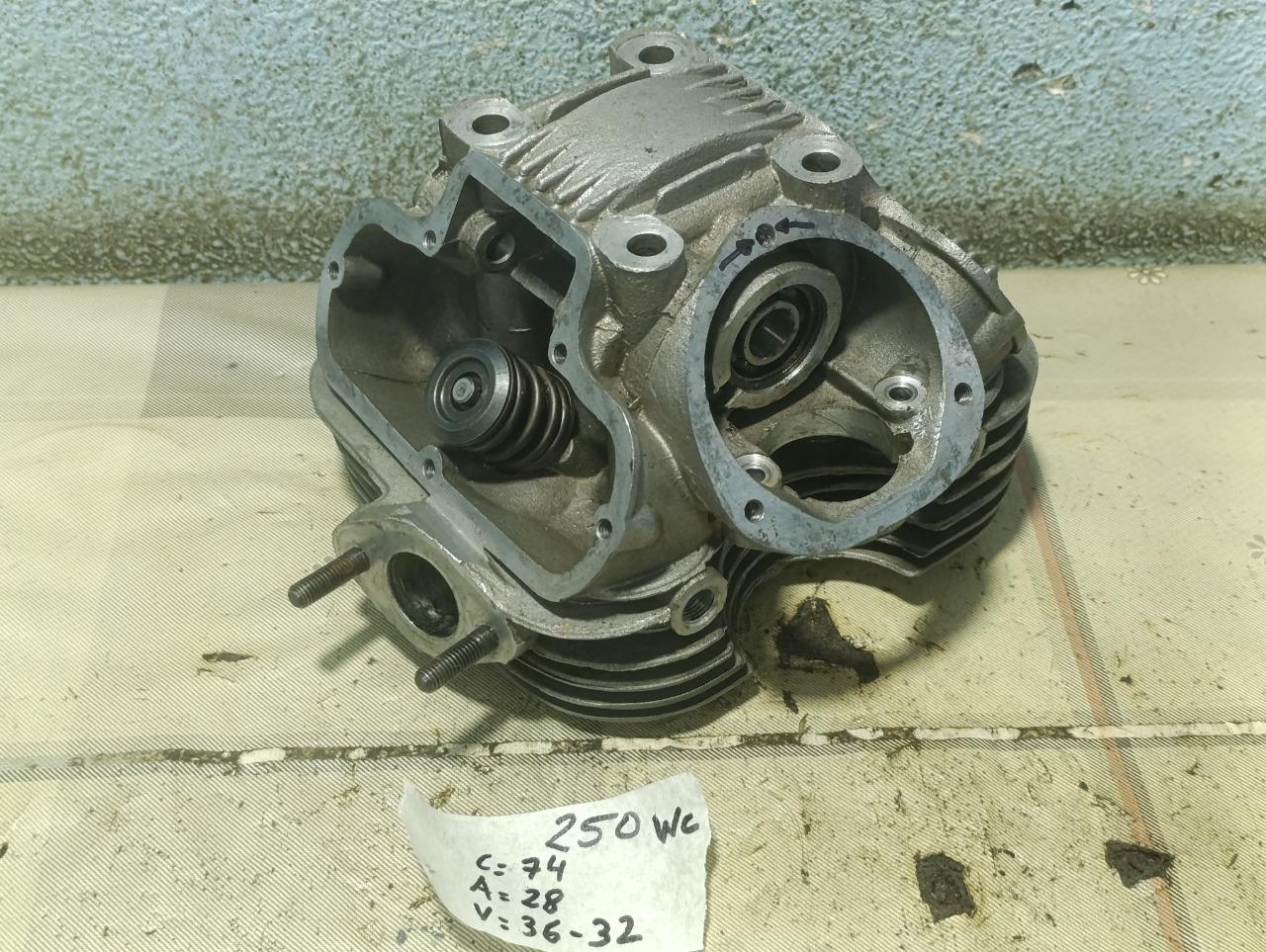 Culasse DUCATI 250 carter large LesAnciennes.com