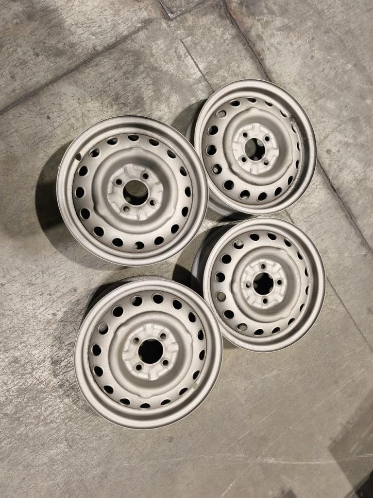 Jantes 15 pouces 4.1/2 duetto sprint Giulia 1600 LesAnciennes.com