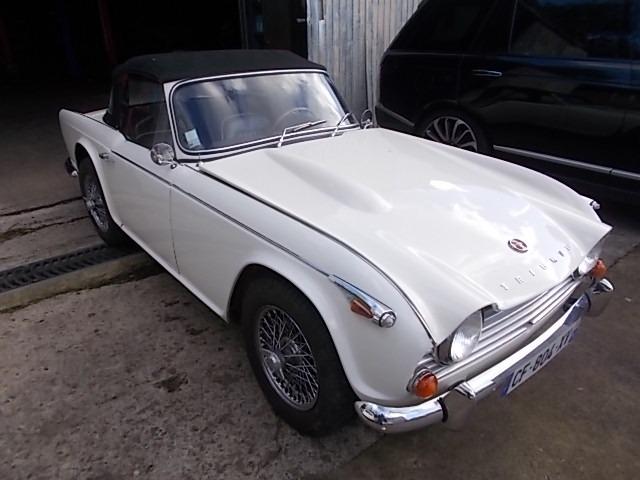 TRIUMPH TR4 CABRIOLET - 1966 LesAnciennes.com