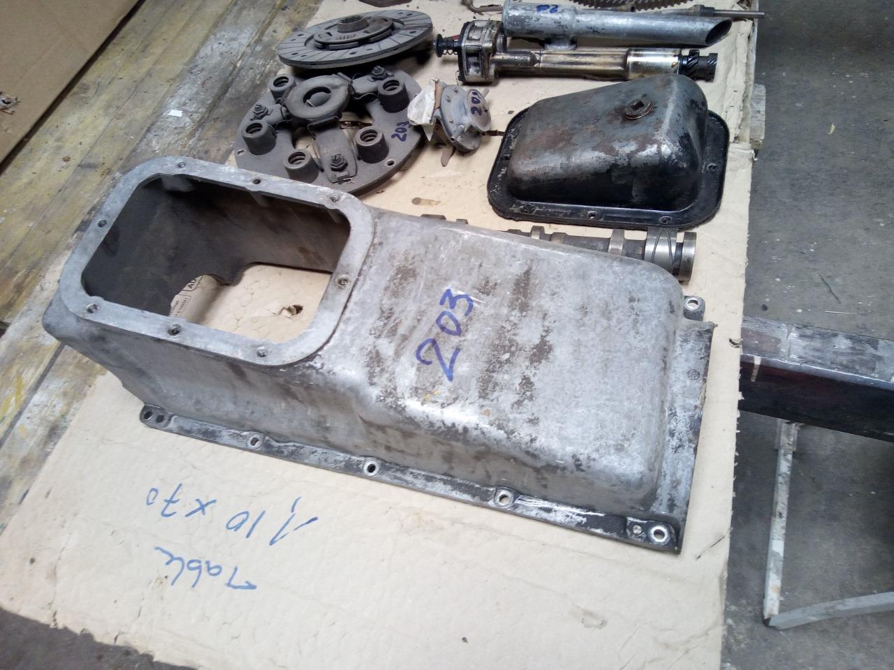 Lot de pièces PEUGEOT 203 LesAnciennes.com