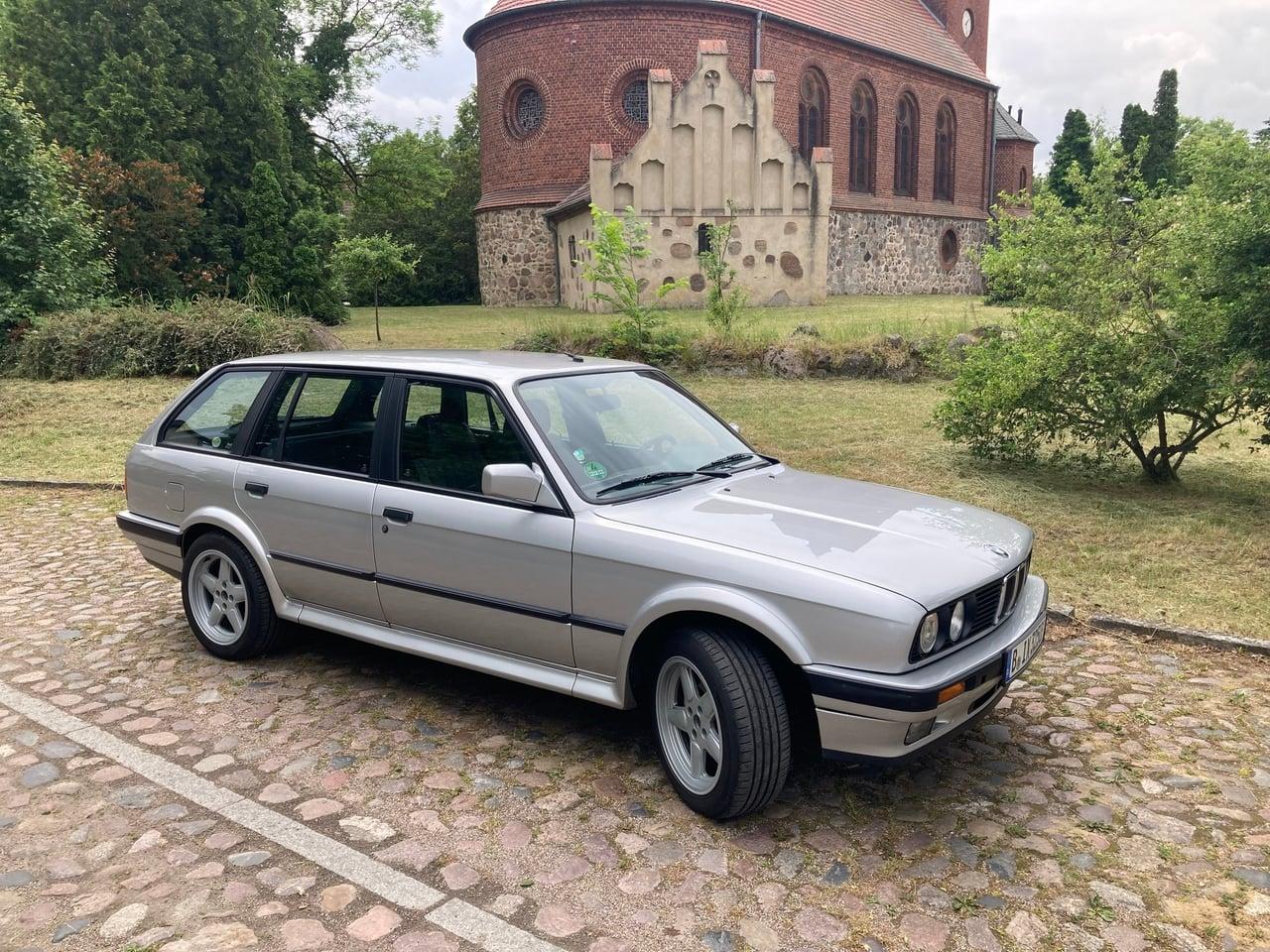 1990 BMW 325iX Touring Manual E30 LesAnciennes.com