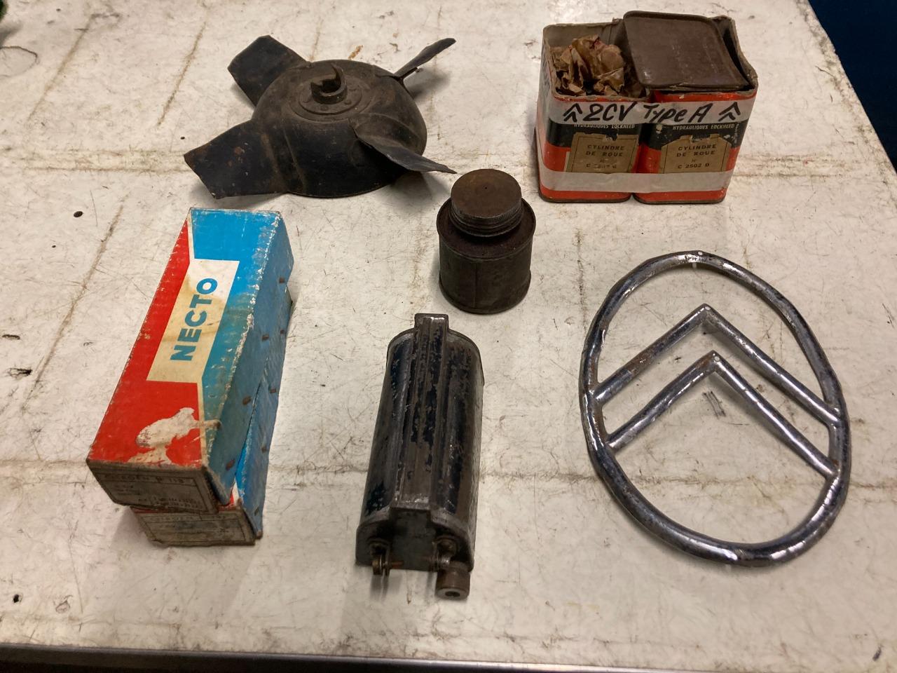 Lot de pièces CITROEN 2CV A LesAnciennes.com