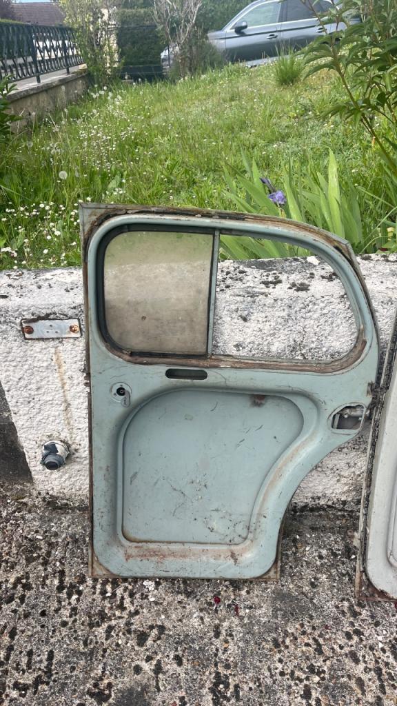 Lot de pièces RENAULT 4CV LesAnciennes.com