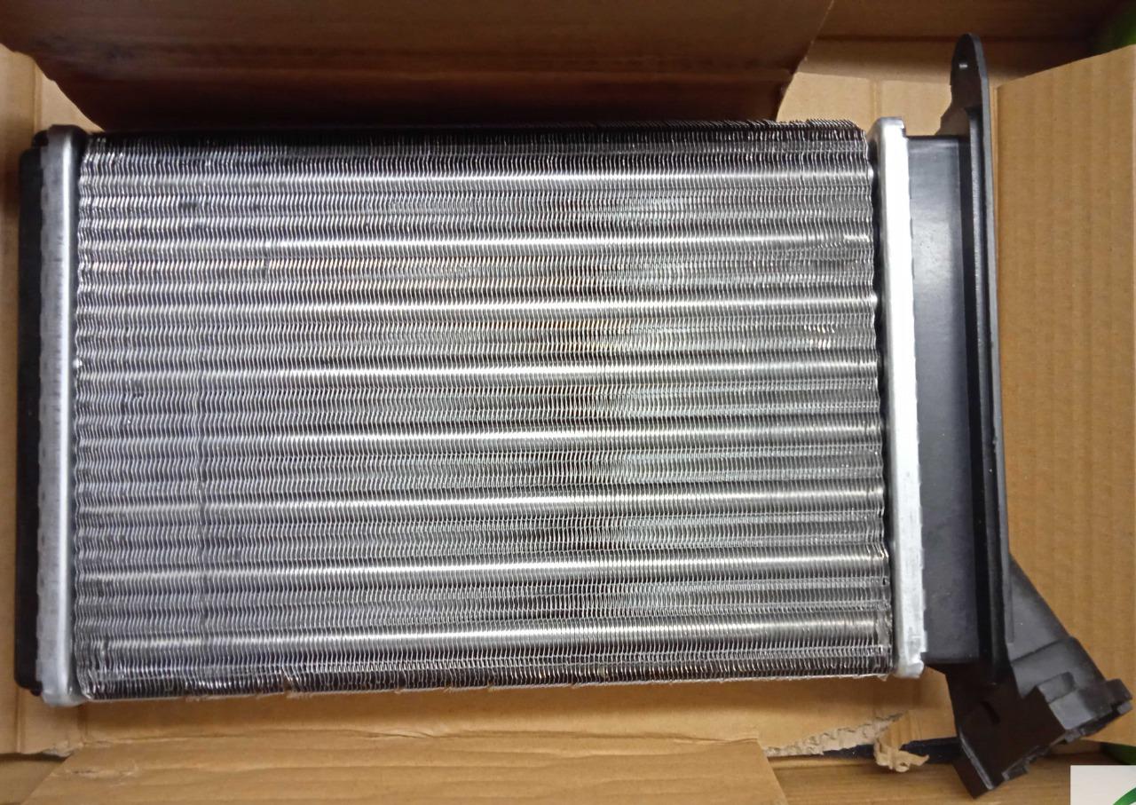 812296 RADIATEUR CHAUFFAGE BMW serie 3 E30 M3 315 LesAnciennes.com