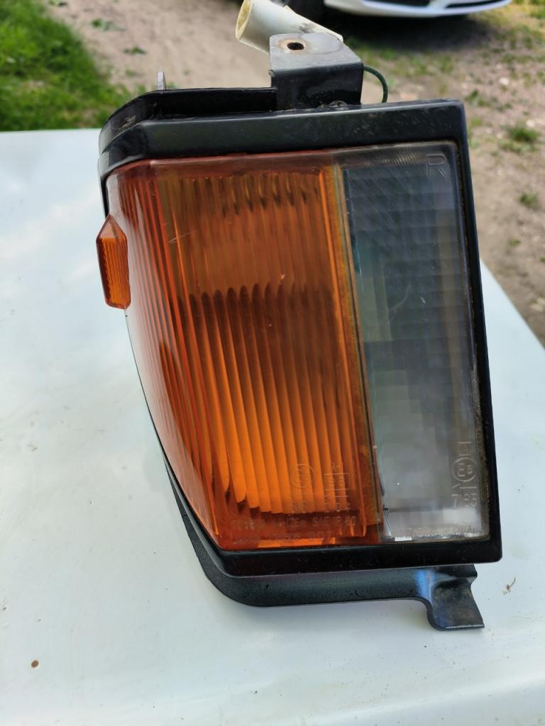 Clignotant TOYOTA Celica TA60 LesAnciennes.com