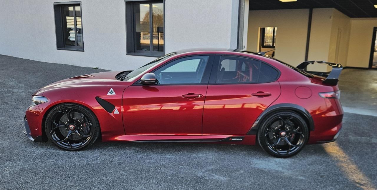 ALFA ROMEO Giulia GTAM LesAnciennes.com