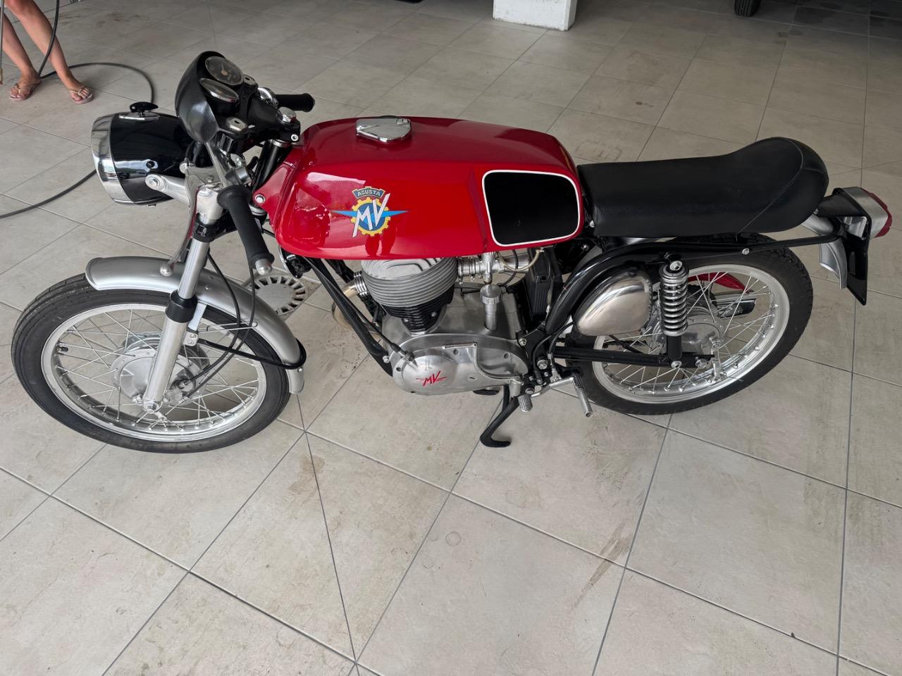 MV AGUSTA 125 GTL - 1967 LesAnciennes.com